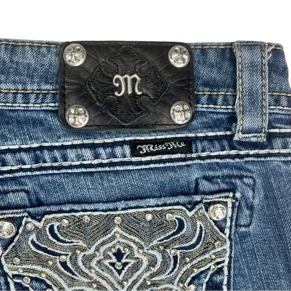 MISS ME EASY BOOT RHINESTONE EMBROIDERED DISTRESSED BOOTCUT JEANS - Picture 14 of 15